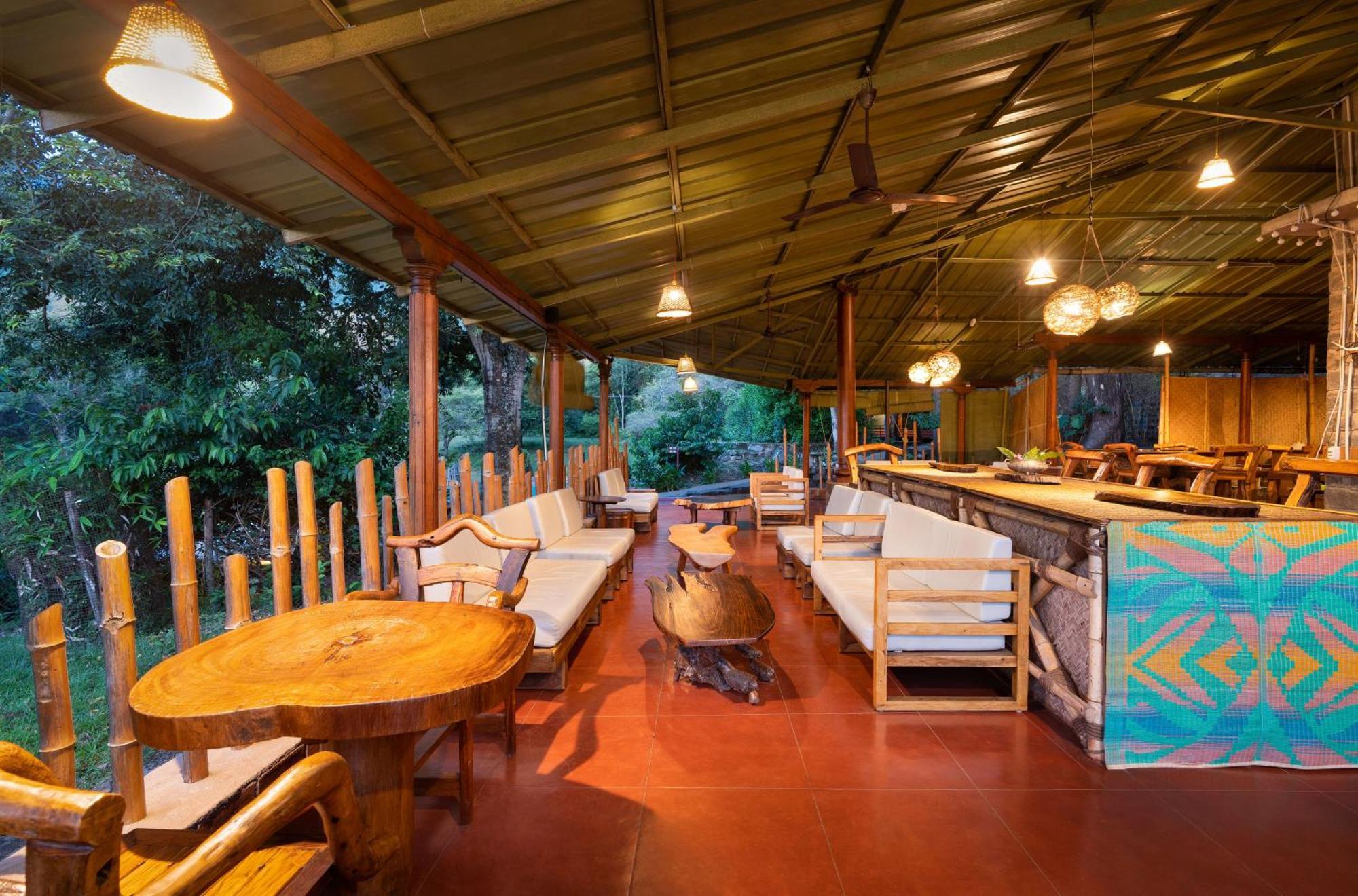 ホテル Jungle Hut マジナグディ エクステリア 写真