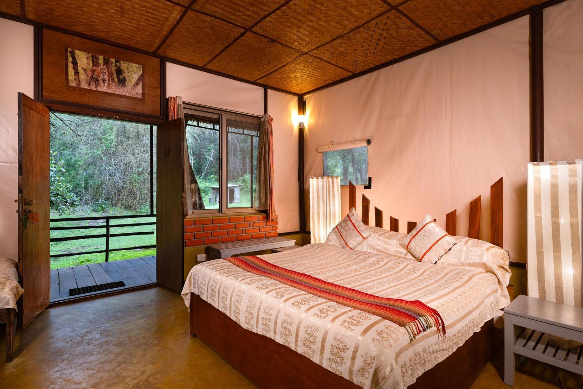 ホテル Jungle Hut マジナグディ エクステリア 写真